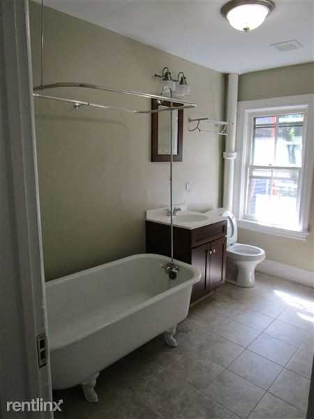 355 Alexander St - Photo 3 of 8