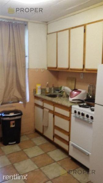 126 Warren St - Photo 2 of 9