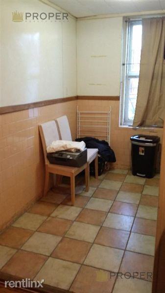 126 Warren St - Photo 3 of 9