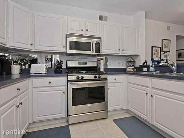 Main Commons - Photo 3 of 10