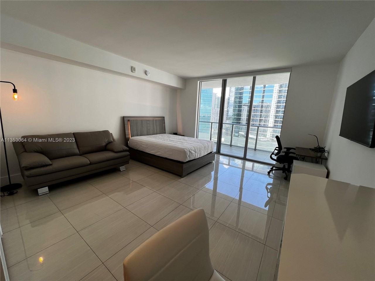 1300 Brickell Bay Dr #2200 - Photo 3 of 8