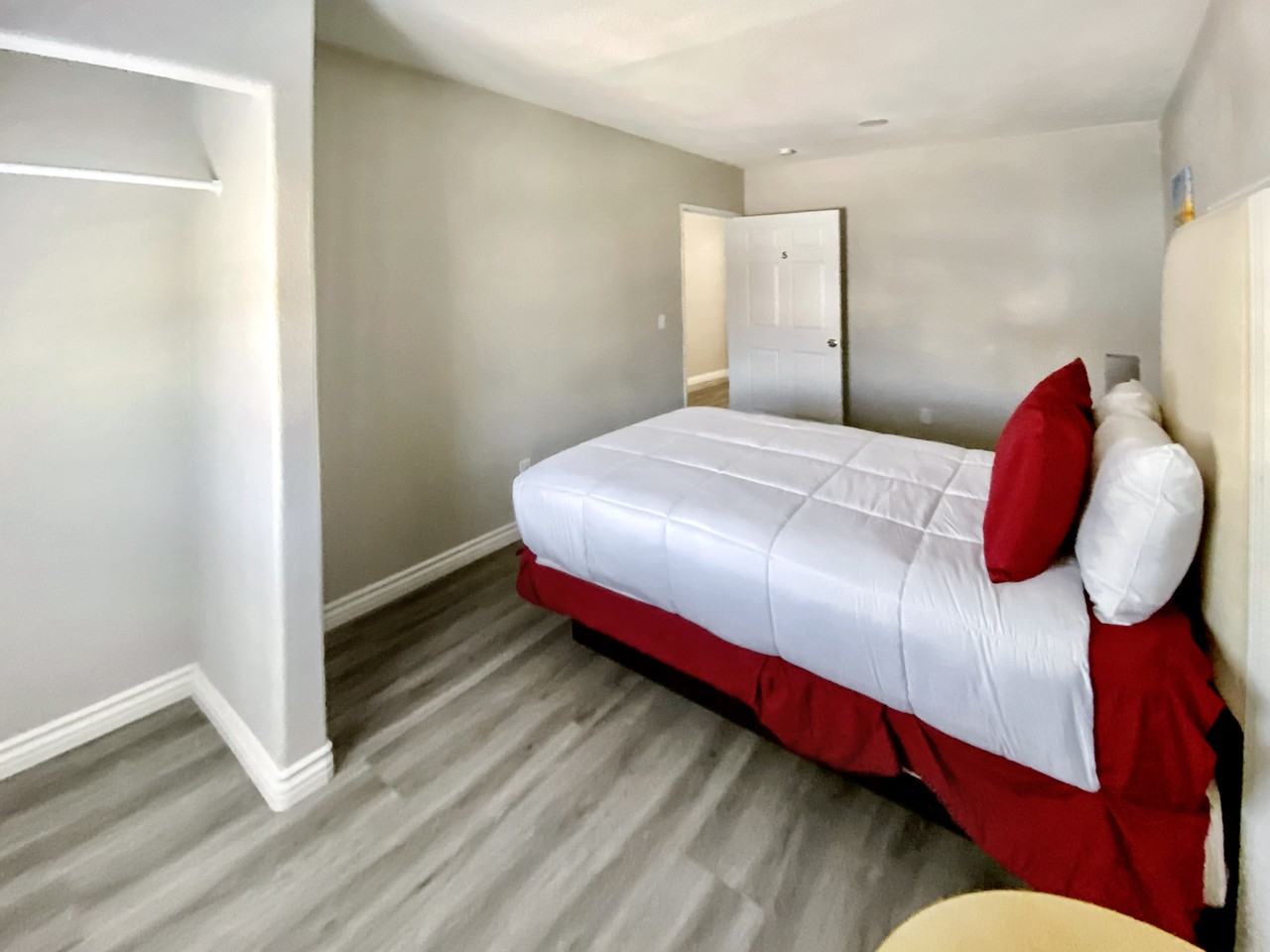 1401 Reverend Wilson Avenue - Photo 4 of 6