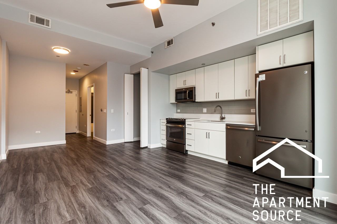 4334 N Hazel St #1802 - Photo 2 of 7