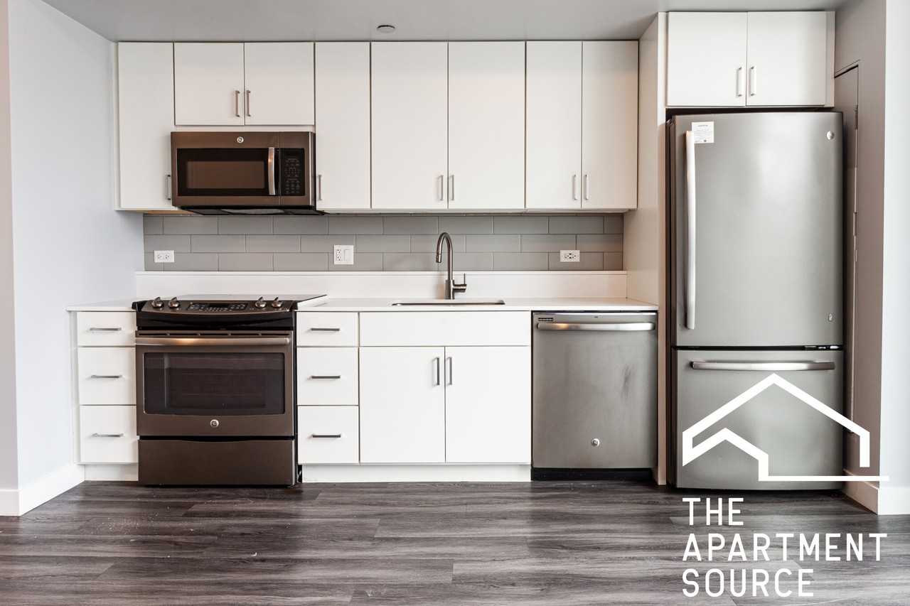 4334 N Hazel St #1802 - Photo 3 of 7