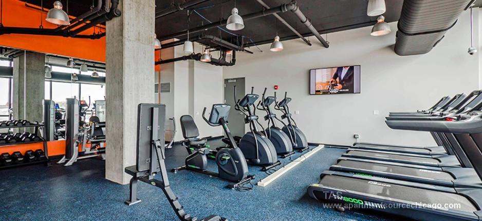 504 N Green St - Photo 6 of 13