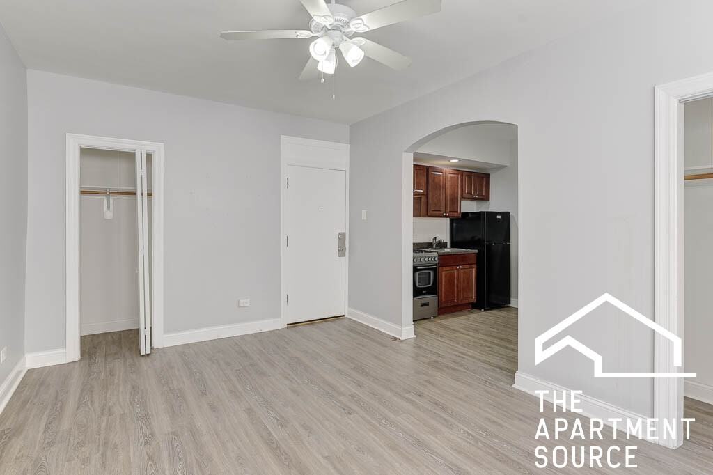 6930 N Greenview Ave #204 - Photo 4 of 9