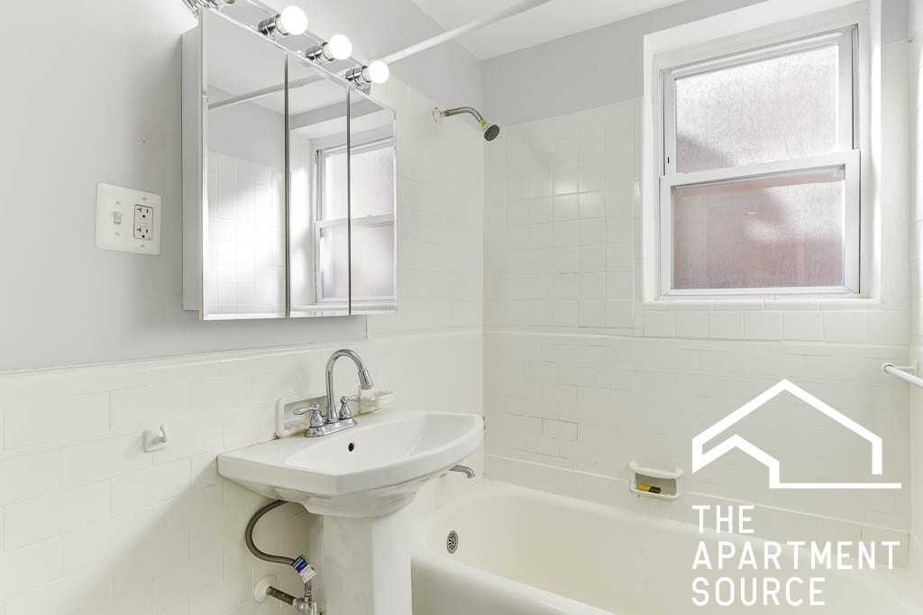 6930 N Greenview Ave #204 - Photo 5 of 9