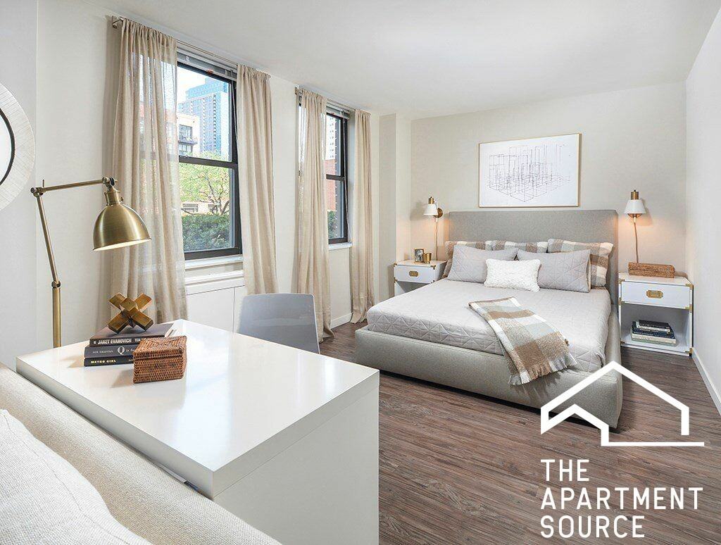 320 W Illinois St - Photo 6 of 26