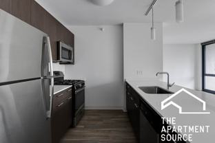 637 N Wells St - Photo 1 of 1