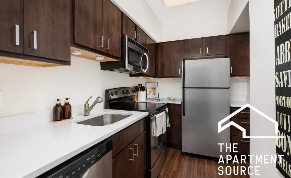 200 E Chestnut St - Photo 5 of 18