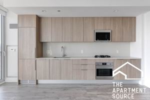 featured image of 204 W Hill St