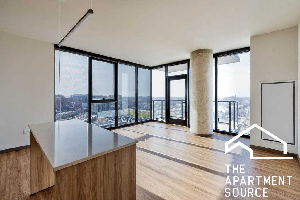 513 South Damen Avenue - Photo 2 of 46