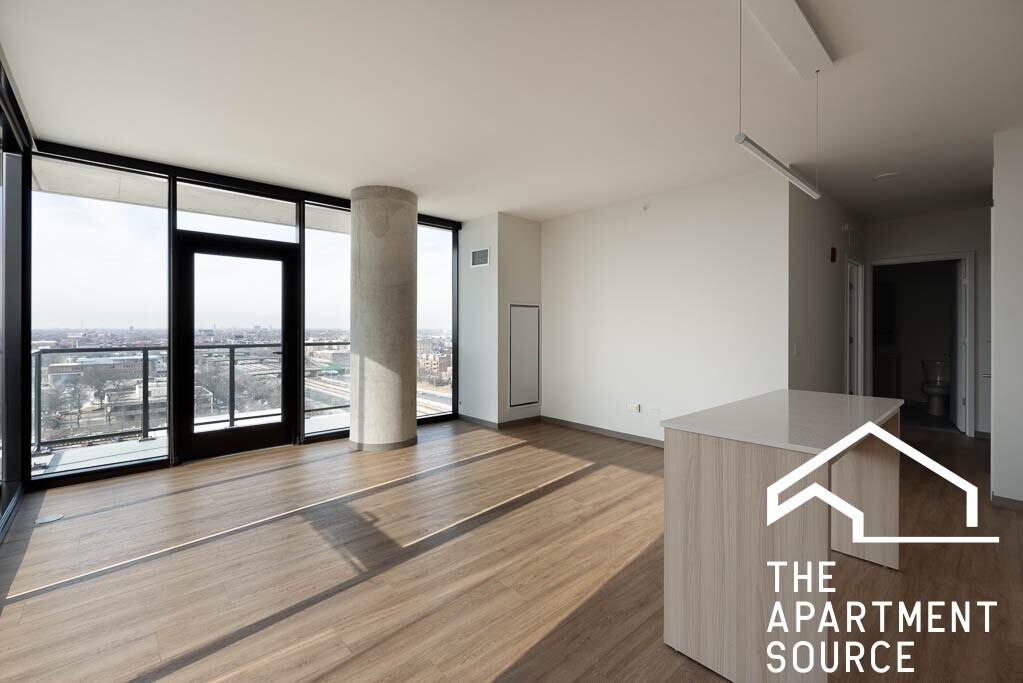 513 South Damen Avenue - Photo 4 of 46