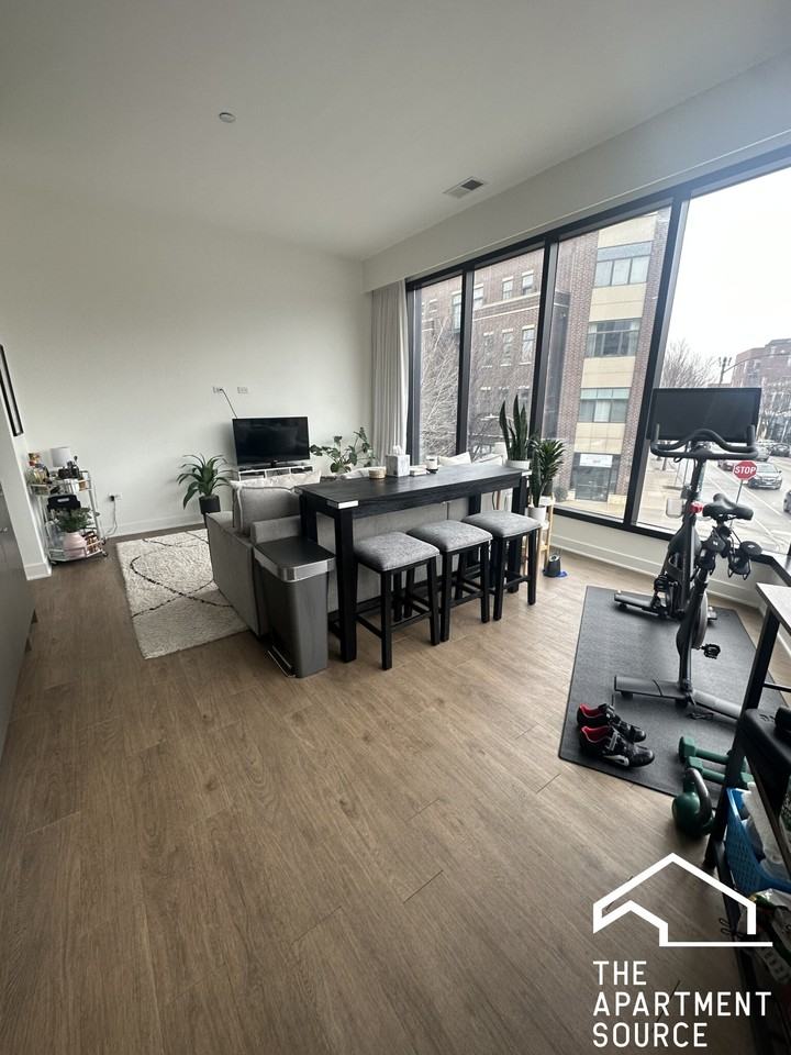 3462 N Lincoln Ave #404 - Photo 5 of 13