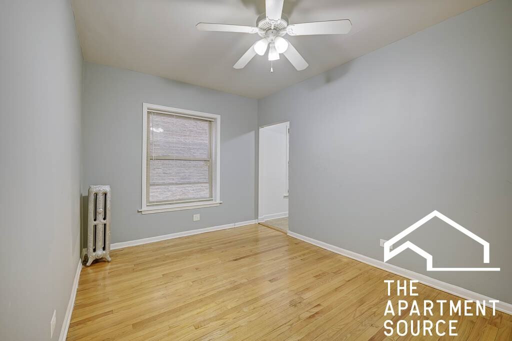 6345 N Magnolia Ave #2J - Photo 3 of 9