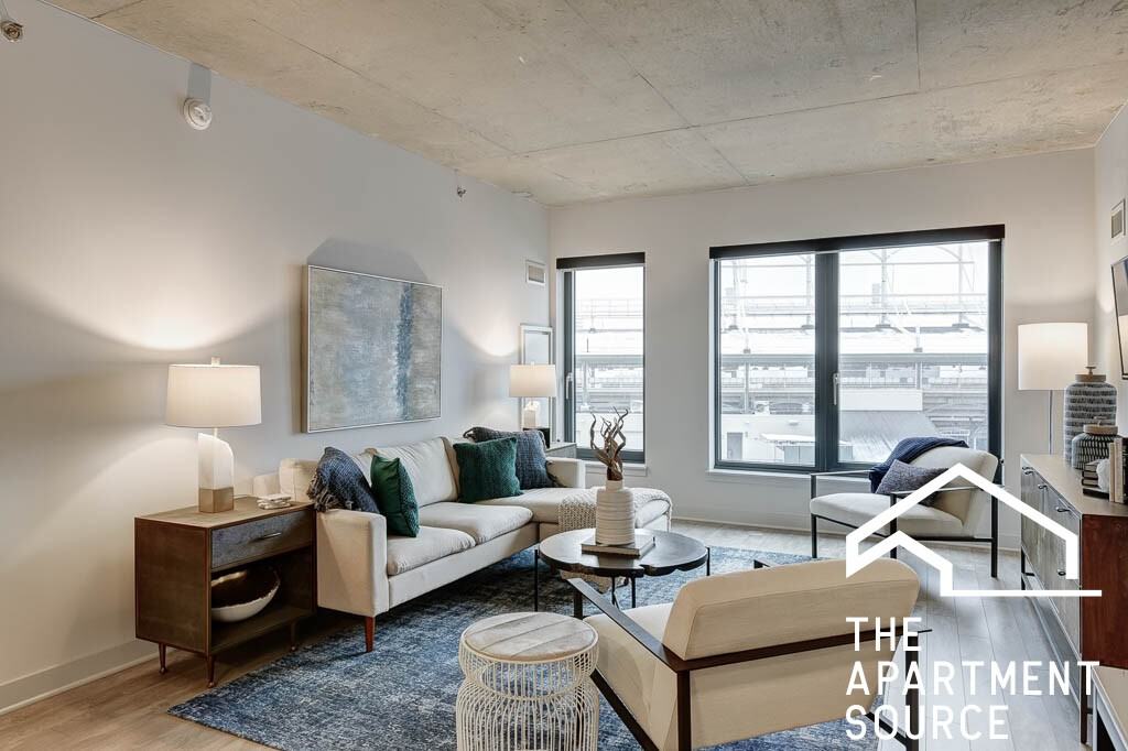 1025 W Addison St - Photo 3 of 11