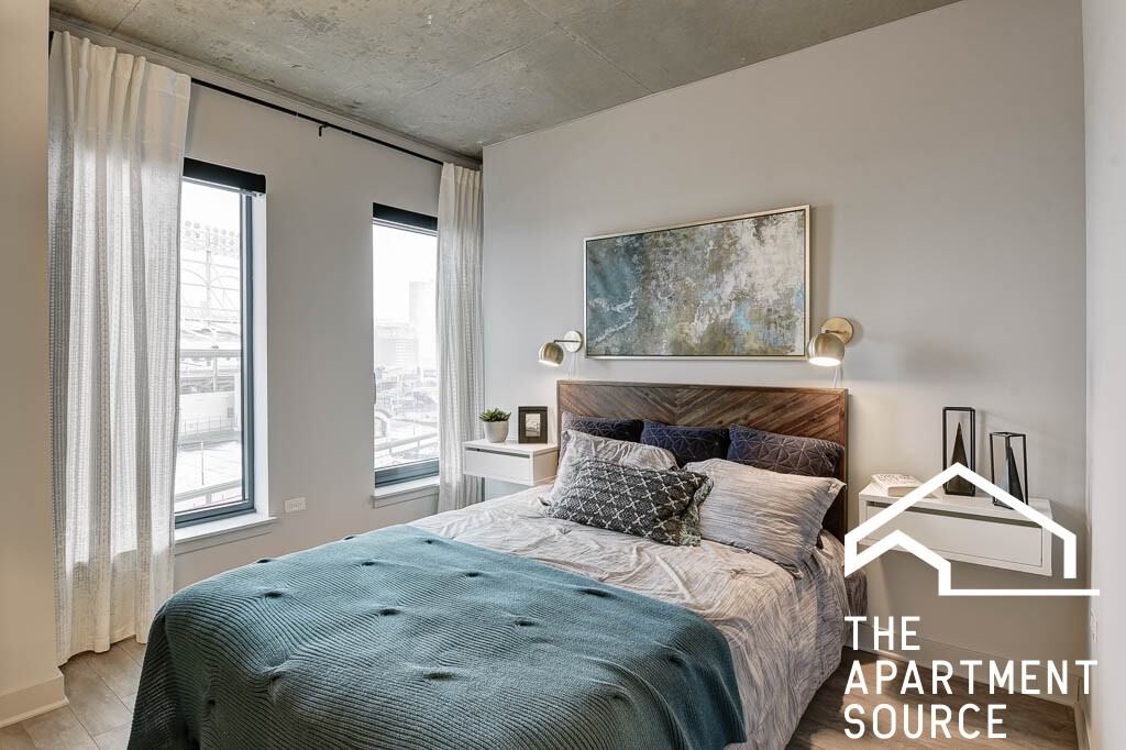 1025 W Addison St - Photo 4 of 11