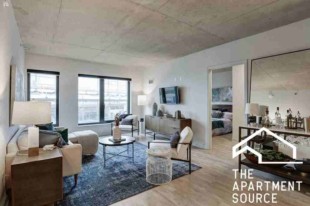 1025 W Addison St - Photo 7 of 11