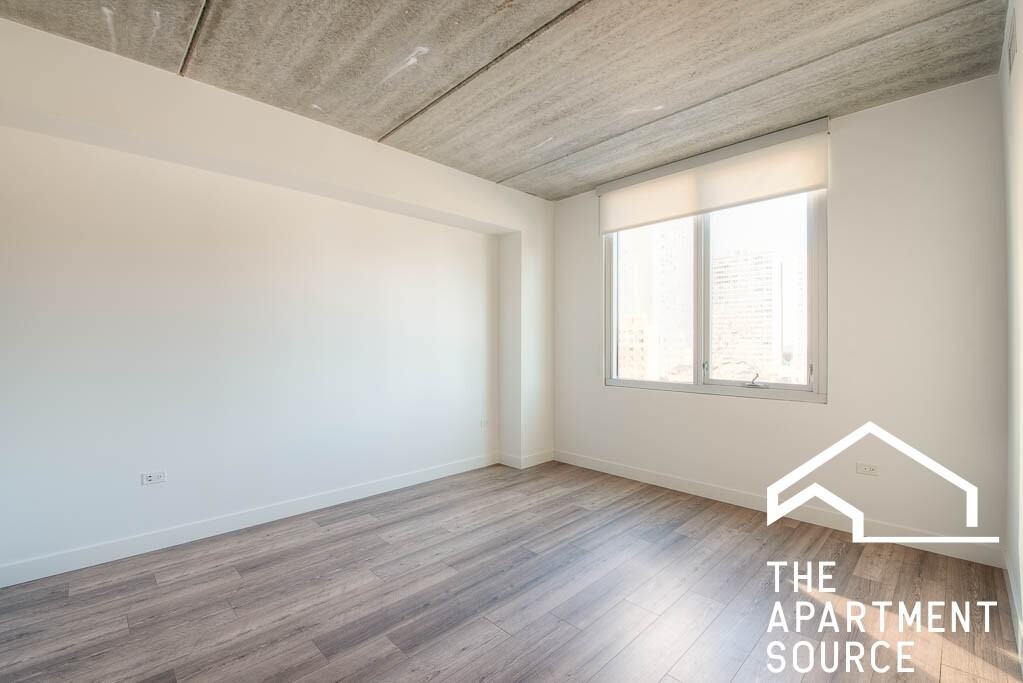 734 W Sheridan Rd - Photo 7 of 34