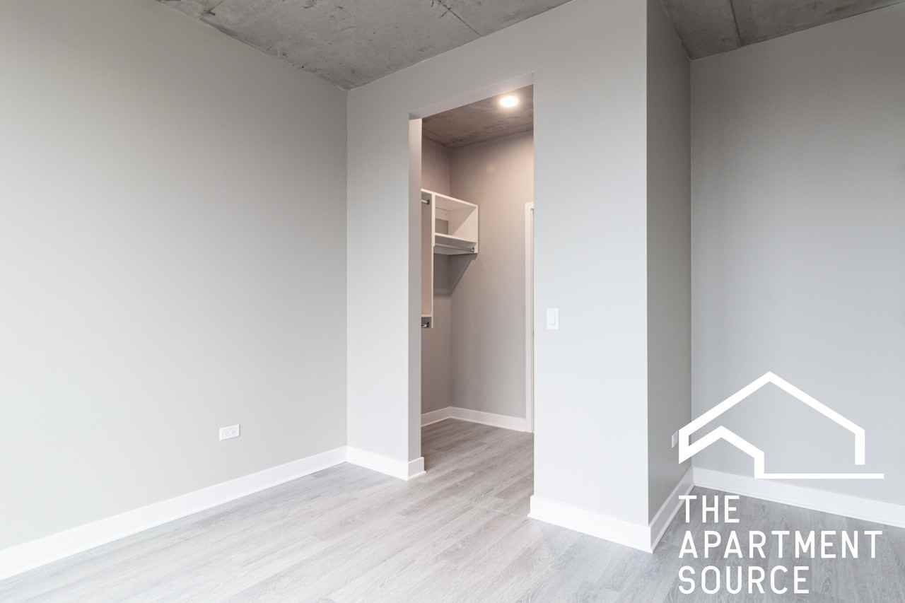 4611 North Broadway - Photo 4 of 23