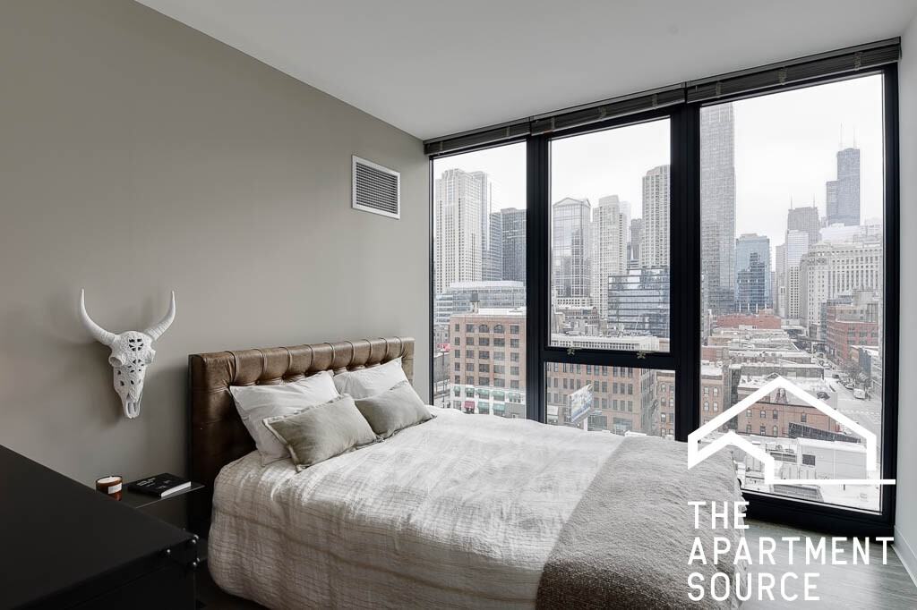 637 North Wells Street - Photo 7 of 22