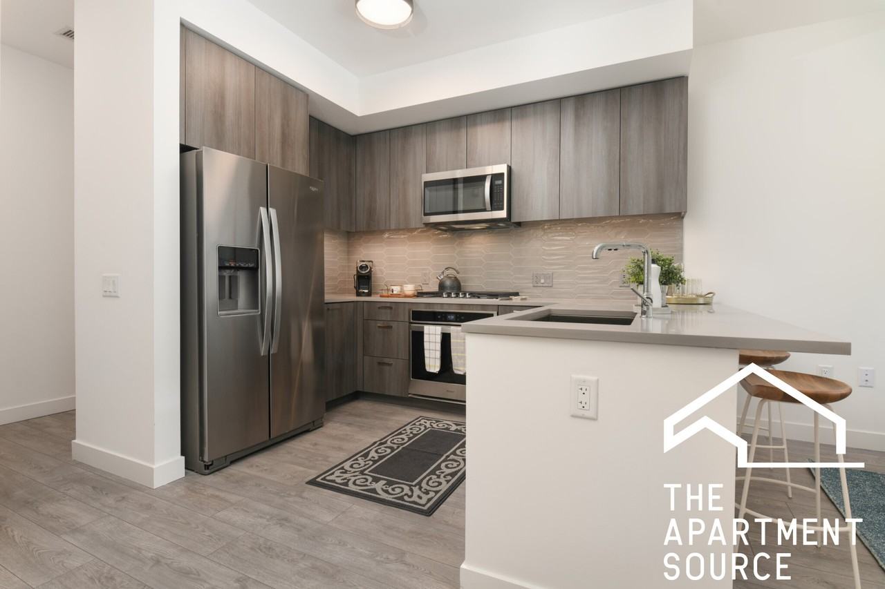 855 West Madison Street - Photo 4 of 39