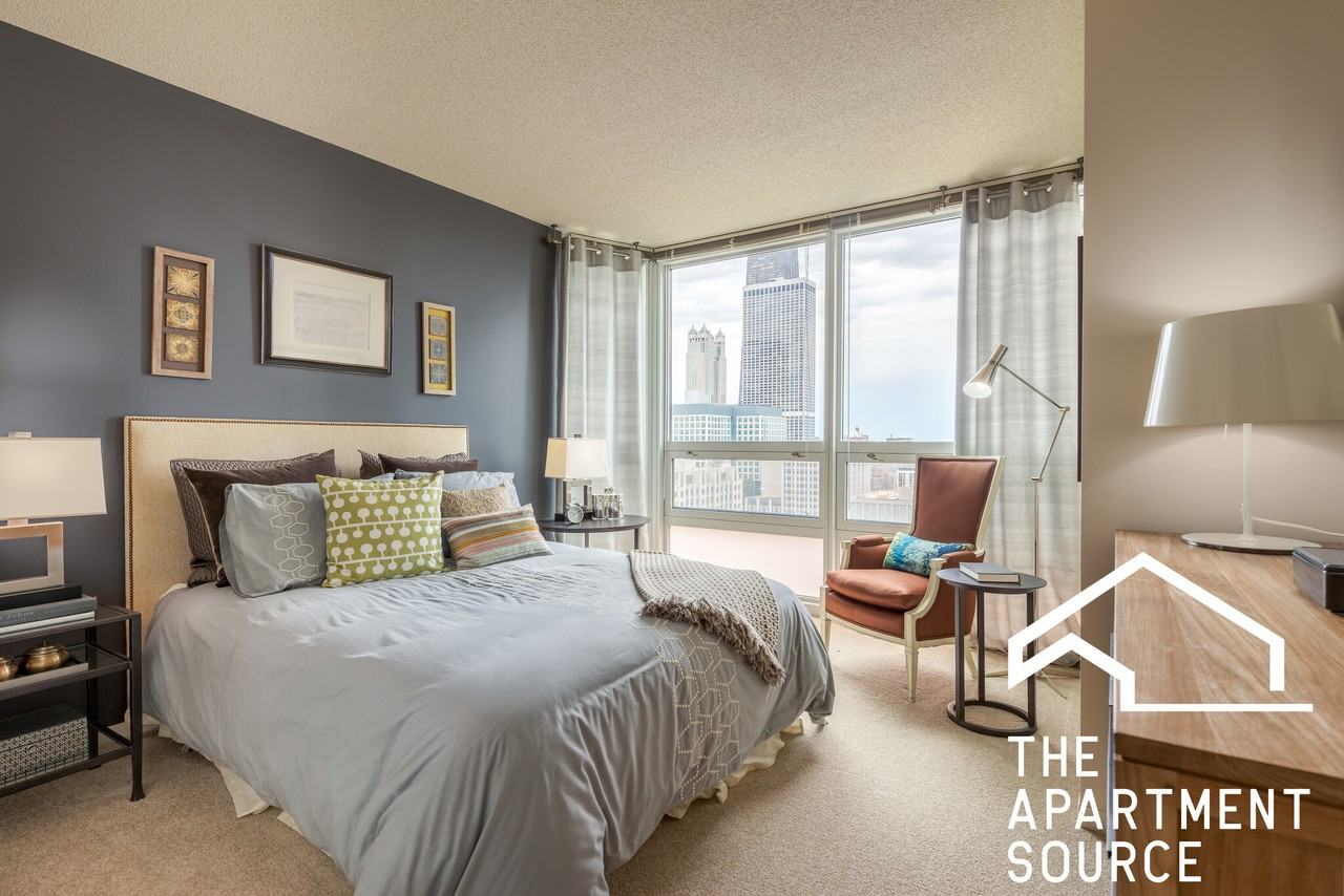 345 E Ohio St #2BR2BA - Photo 5 of 24