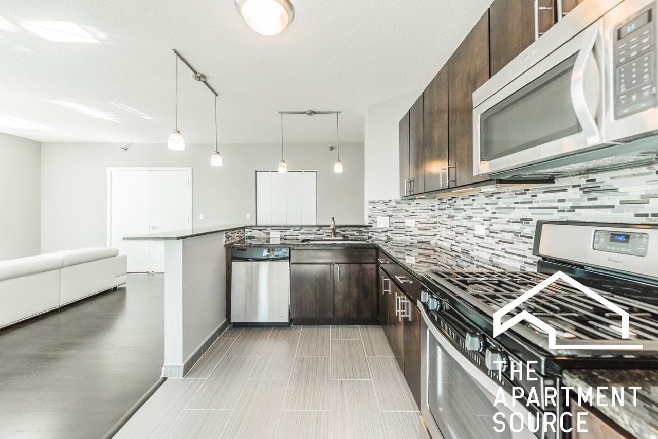 345 E Ohio St #3BR3BA - Photo 6 of 25