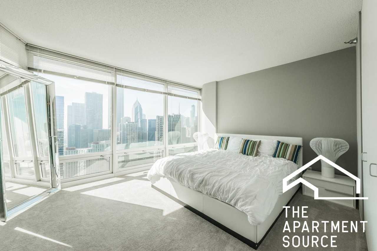 345 E Ohio St #3BR3BA - Photo 7 of 25