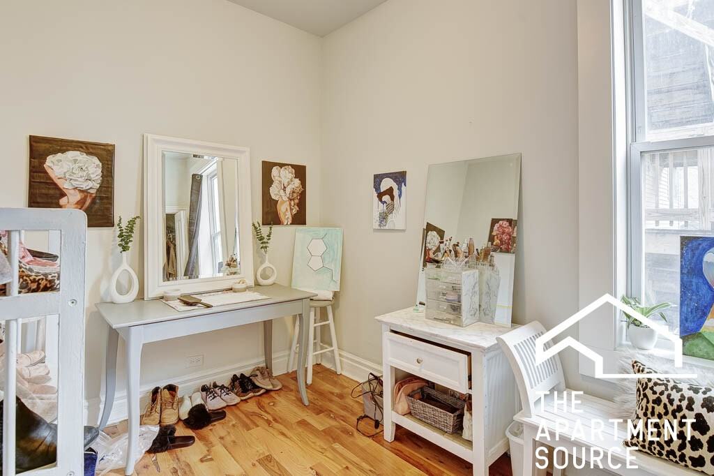 2747 W Augusta Blvd #1R - Photo 5 of 14