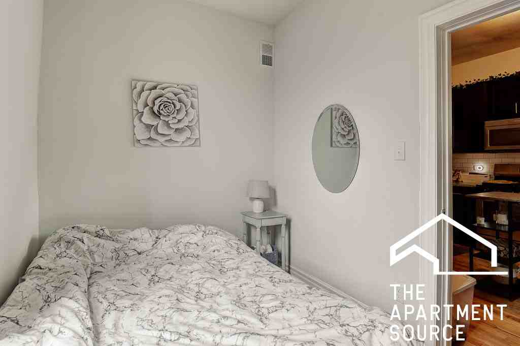 2747 W Augusta Blvd #1R - Photo 6 of 14