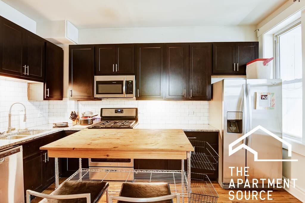 2747 W Augusta Blvd #2R - Photo 2 of 15