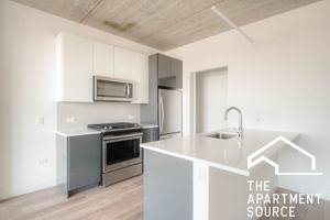 featured image of 734 W Sheridan Rd