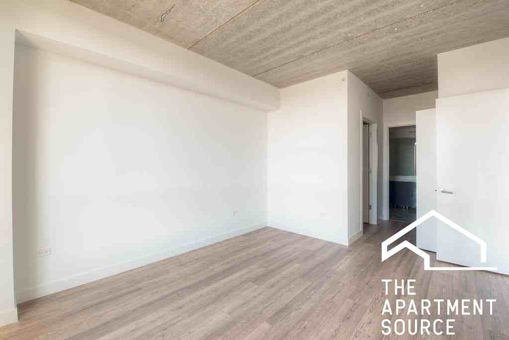 734 W Sheridan Rd - Photo 6 of 32