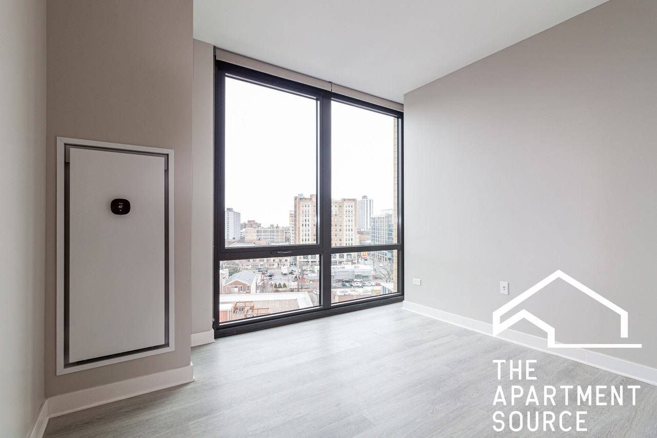 4611 North Broadway - Photo 4 of 27