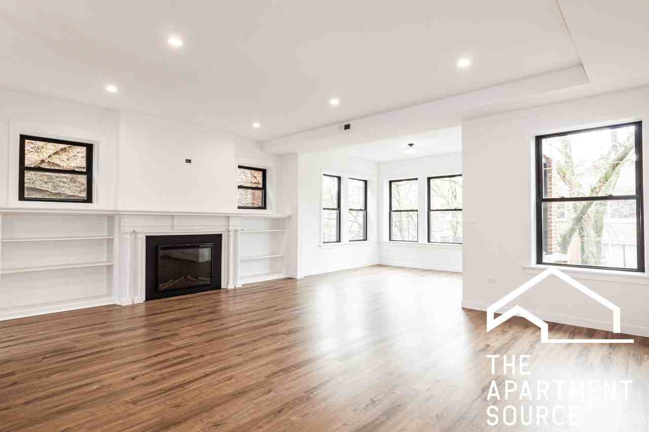 1426 W Jonquil Ter #3 - Photo 3 of 21