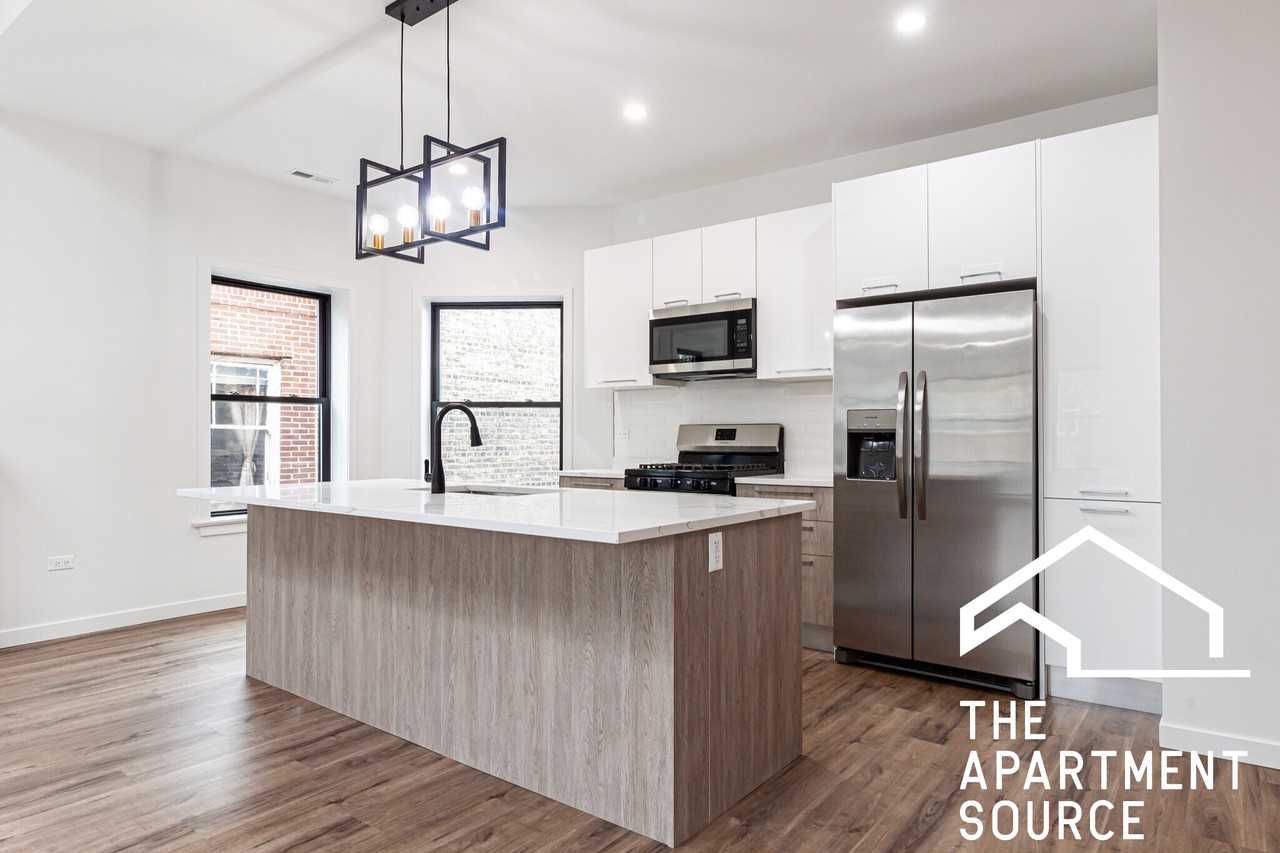 1426 W Jonquil Ter #2 - Photo 3 of 30