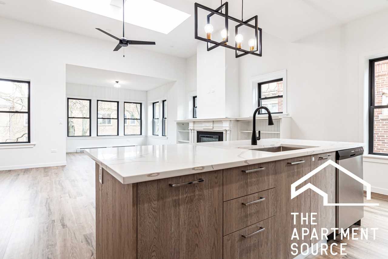 1426 W Jonquil Ter #2 - Photo 4 of 30