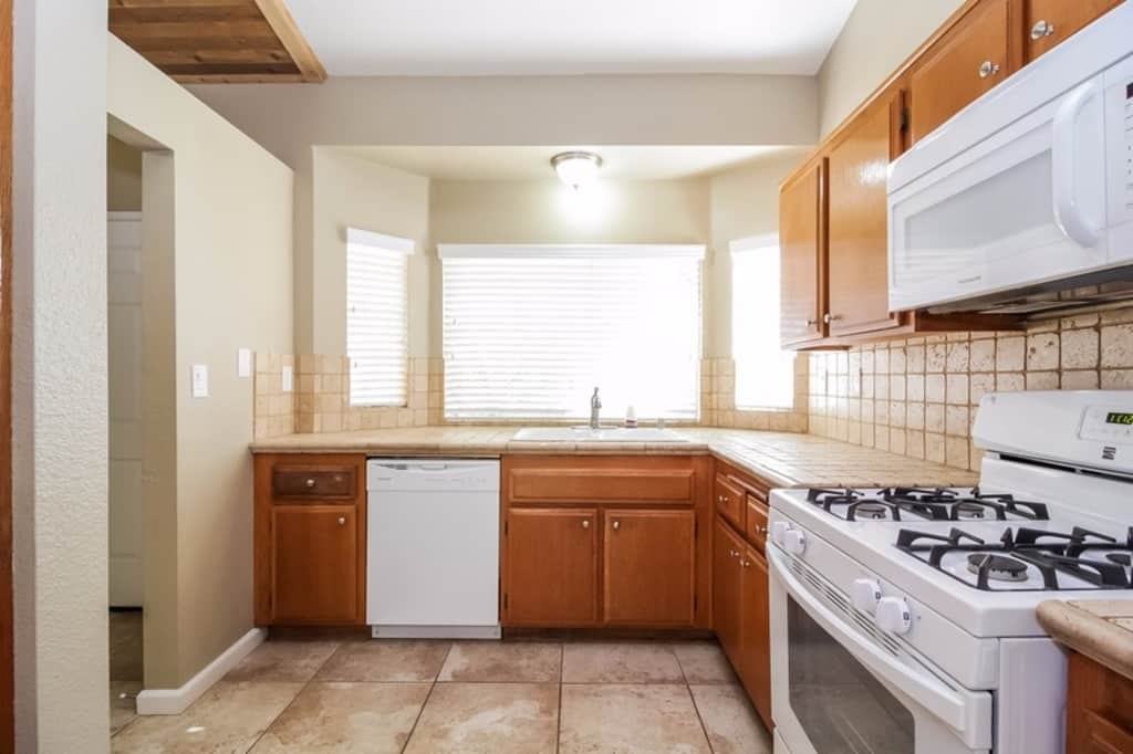 1763 Vasili Ln - Photo 3 of 18