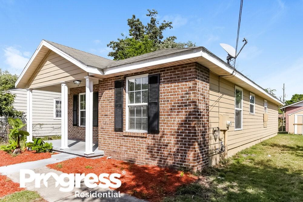 1719 Mcmillan St - Photo 3 of 21