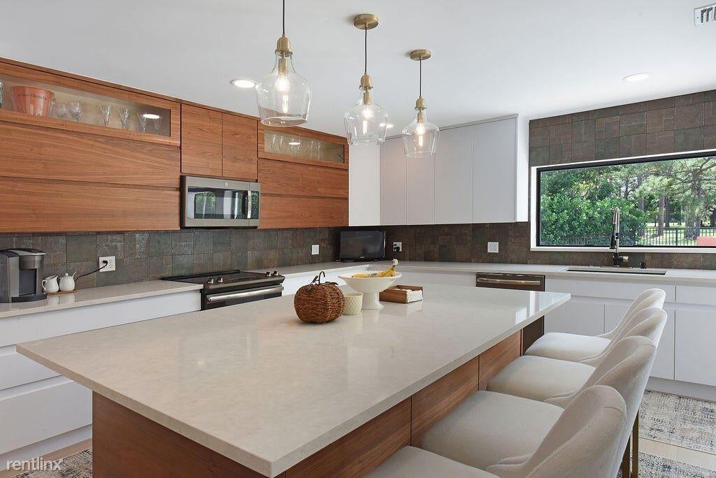 614 Lakewoode Cir W - Photo 3 of 23