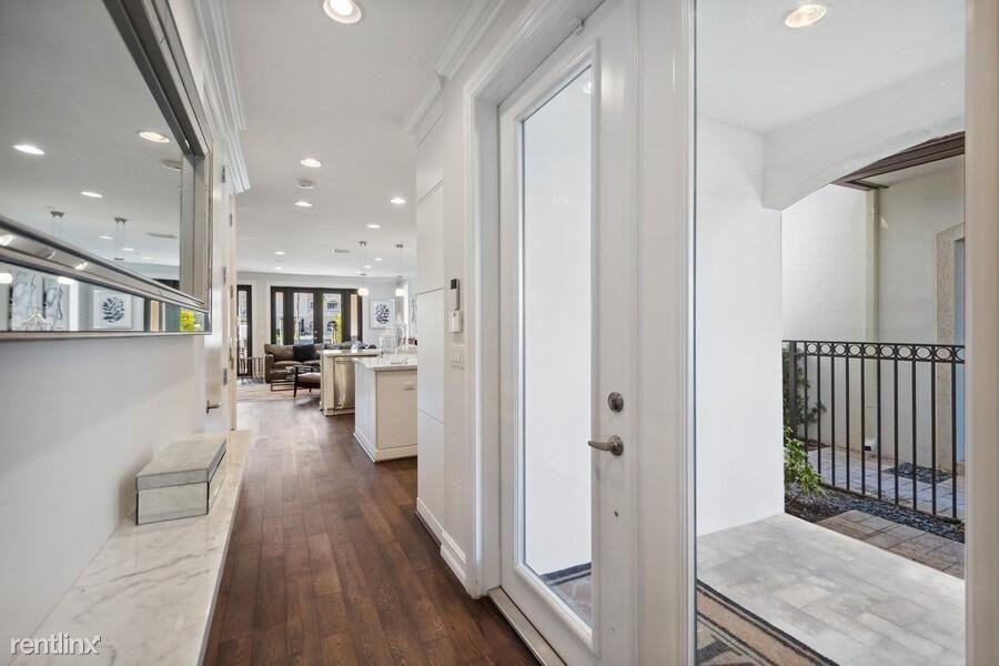 95 Isle Of Venice Dr - Photo 2 of 28