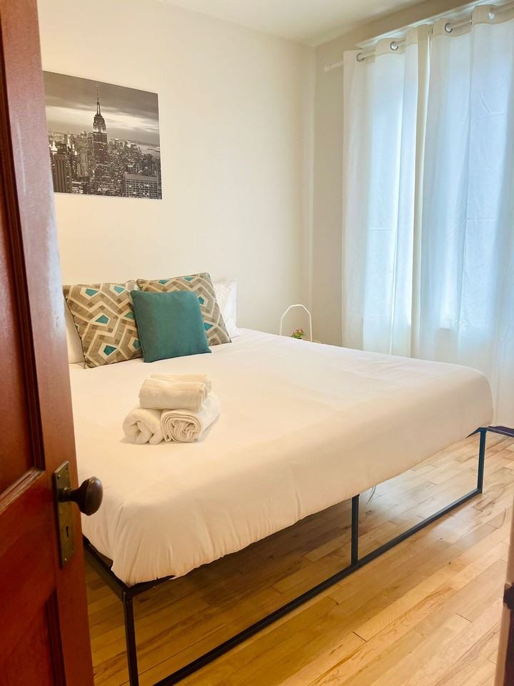 5675 3e Avenue - Photo 3 of 17