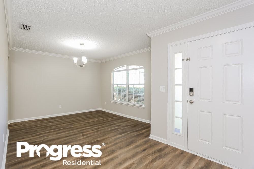 13996 Crestwick Dr W - Photo 3 of 21