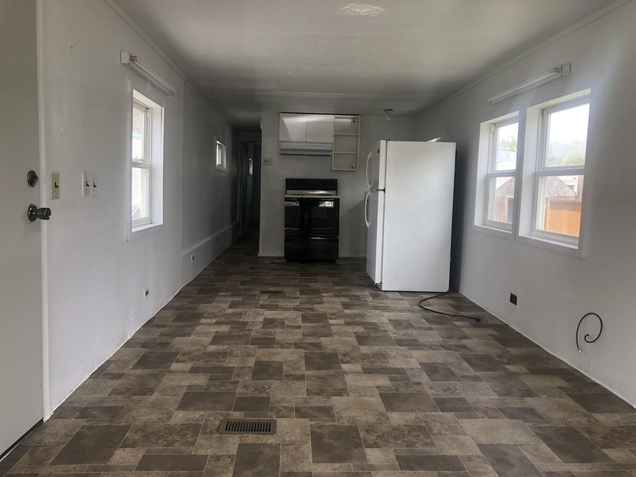 1681 Birch St - Photo 2 of 6