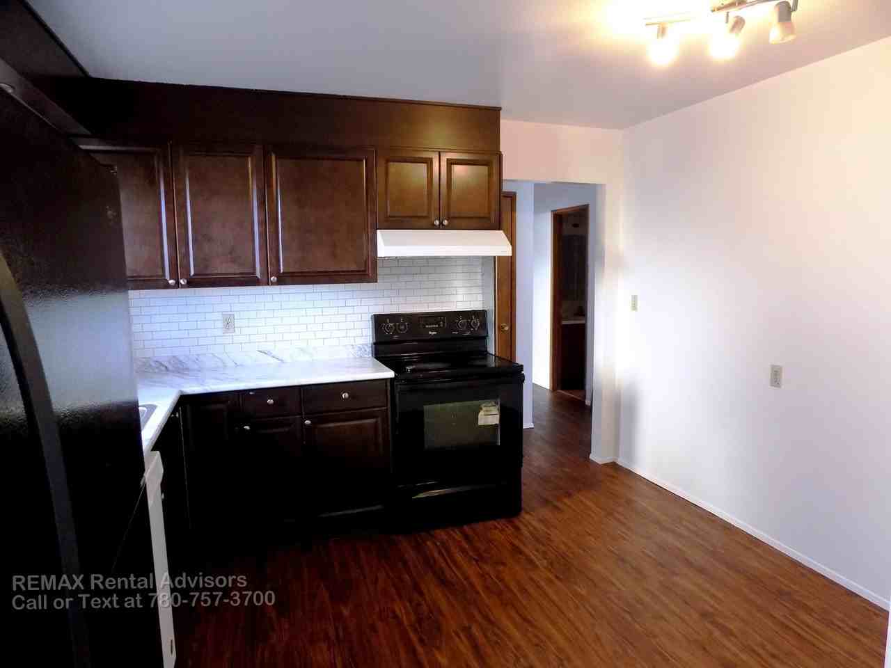 3537 79 St Nw - Photo 3 of 18