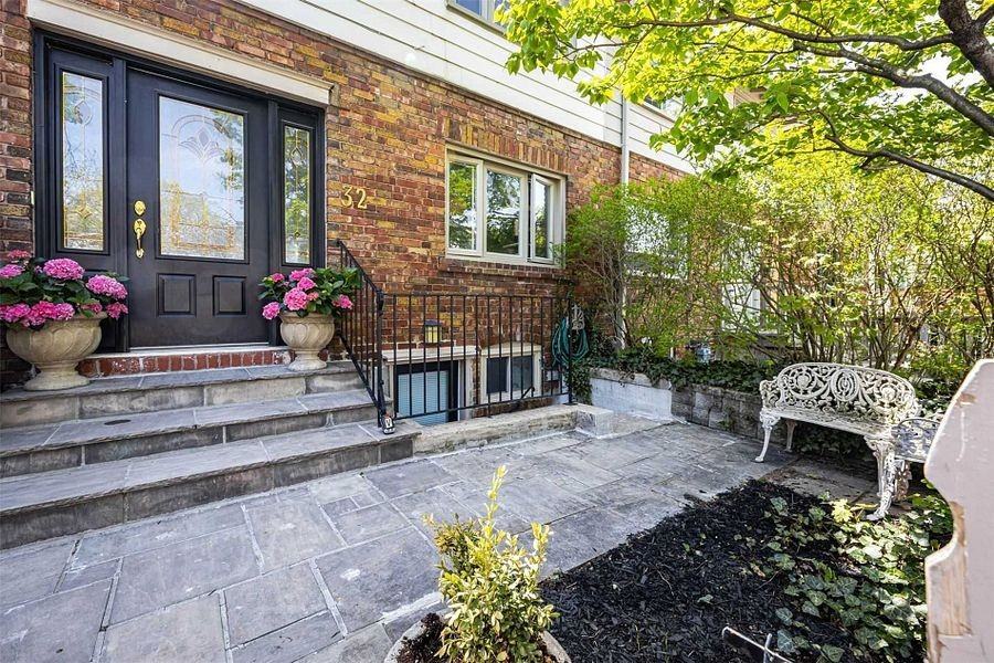 32 Ingham Avenue - Photo 3 of 29