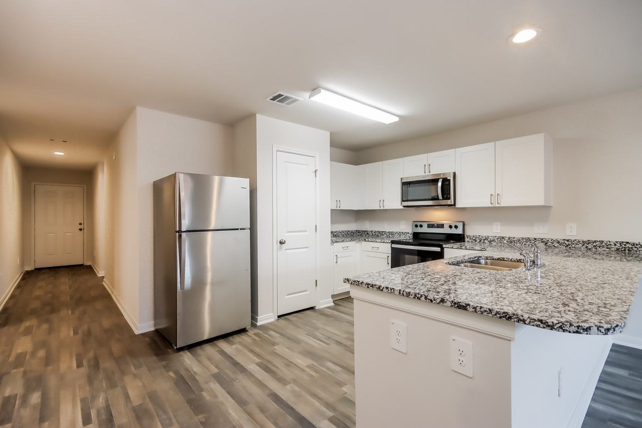 15720 Del Norte Dr - Photo 5 of 16