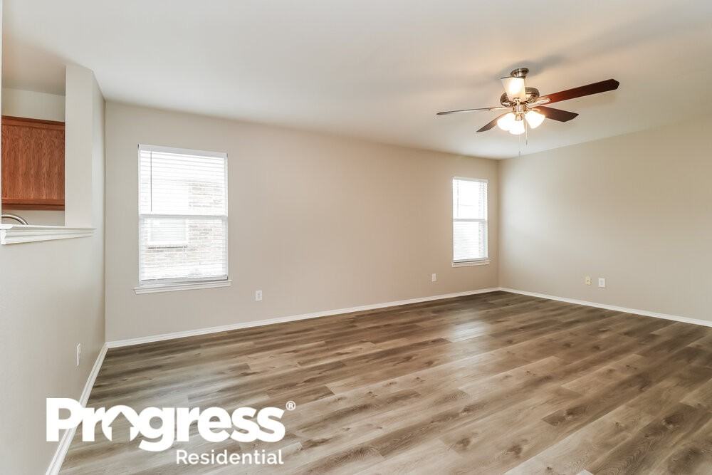 817 Cathy Dr - Photo 3 of 21