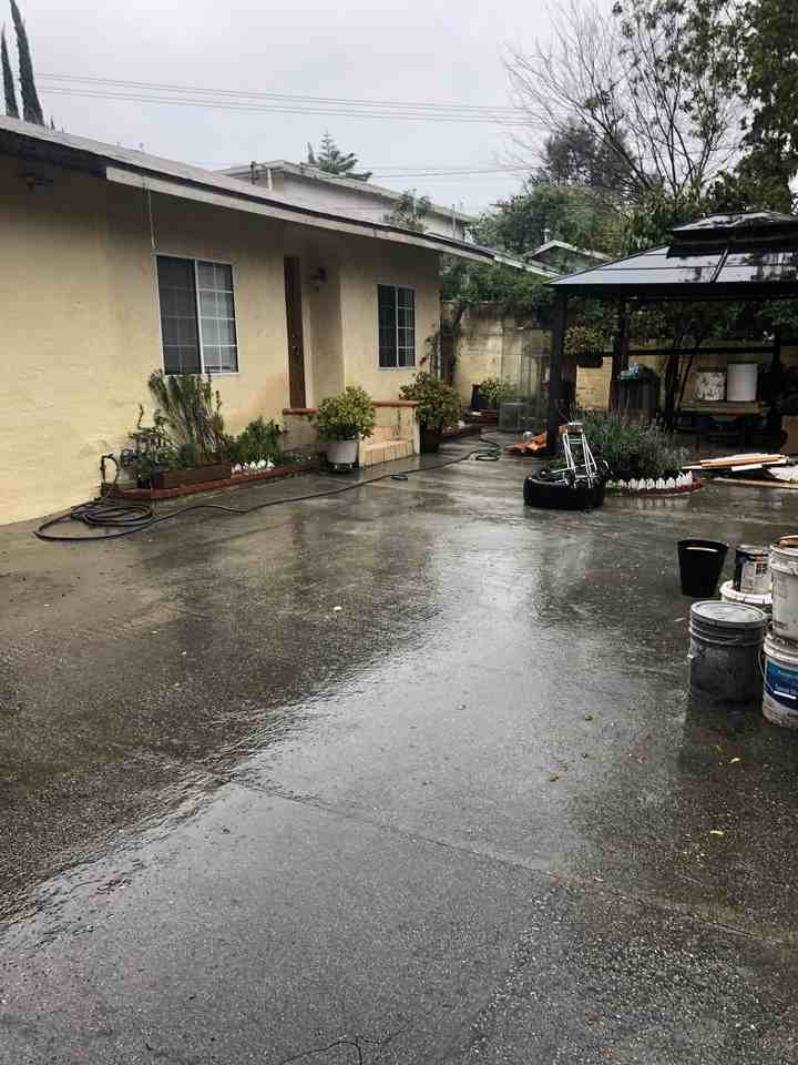 3213 Mills Ave - Photo 3 of 29
